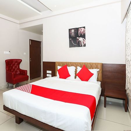 Oyo 15220 Jn Stay Mysore Luaran gambar