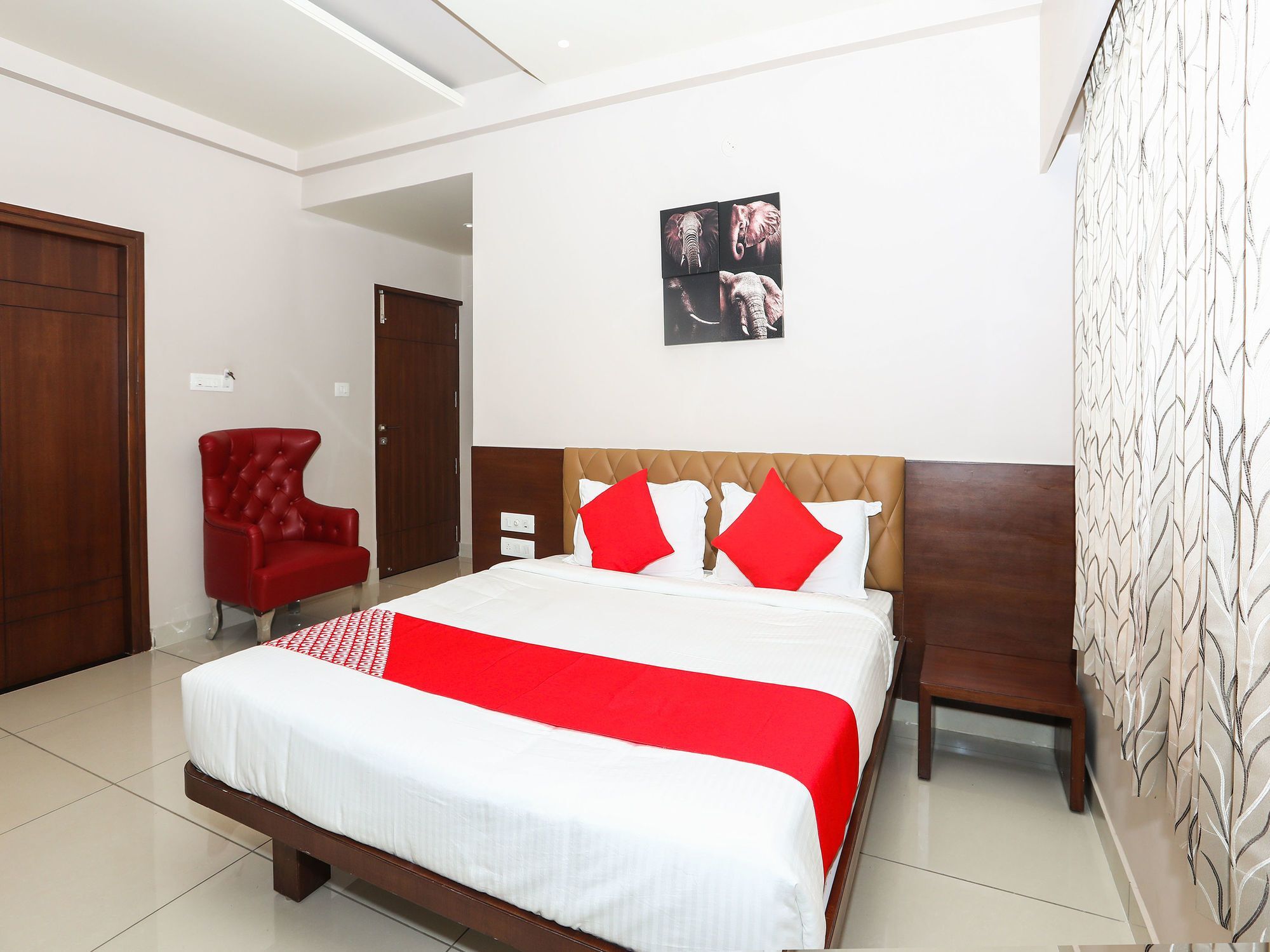 Oyo 15220 Jn Stay Mysore Luaran gambar